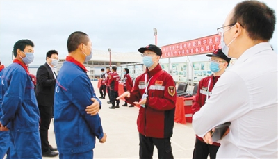 中国专家组指导在阿中企防疫