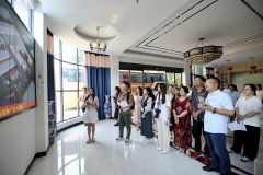 海外华文媒体走进娄底市安地亚斯电子陶瓷有限公司参访