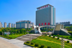 从宝鸡走向世界的钛业巨擘——海外华文媒体记者走进宝钛集团有限公司 从宝鸡走向世界的钛业巨擘——海外华文媒体记者走进宝钛集团有限公司